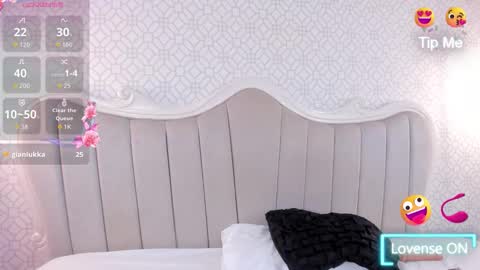 Marcela Cortes online show from October 2025 09:13:01 PM