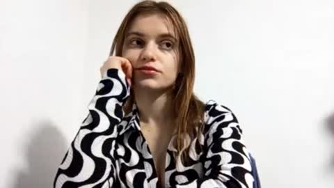 marcelabodi online show from December 2025 03:51:02 PM