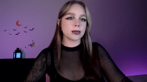 Snapshot of marceline_red chatting on November 2025 05:11:01 PM Lady Marceline online show from November 2025 05:11:01 PM