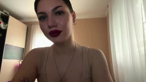 Julia online show from April 2026 07:33:01 AM