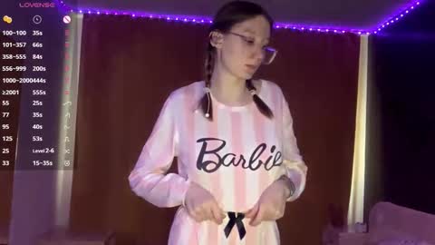 Snapshot of marciecommon chatting on November 2025 09:22:01 AM Alisa online show from November 2025 09:22:01 AM