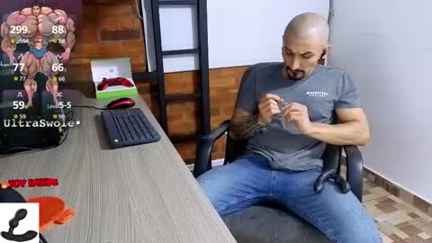 Snapshot of marckmuscle chatting on December 2025 02:38:01 AM Marck Independent model online show from December 2025 02:38:01 AM