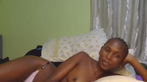 marclyne_cy online show from October 2025 08:24:02 AM