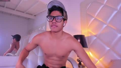marco_deluxe online show from June 2026 12:00:02 PM