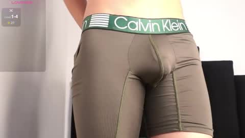 Marco online show from December 2025 03:34:01 AM