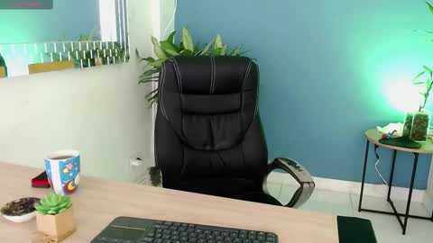 Snapshot of marcus_hanks chatting on March 2025 06:32:01 PM Marcus Hanks online show from March 2025 06:32:01 PM