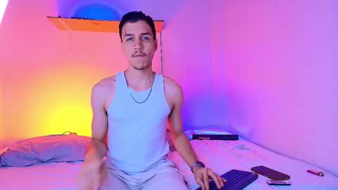 Snapshot of marcus_hanks chatting on November 2025 04:33:02 AM Marcus Hanks online show from November 2025 04:33:02 AM