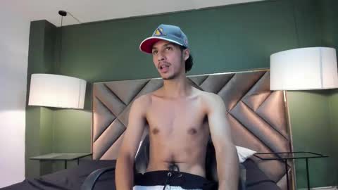 marcus_jeron online show from November 2025 04:01:01 AM