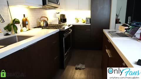 marcusjlahn online show from October 2025 05:43:01 PM