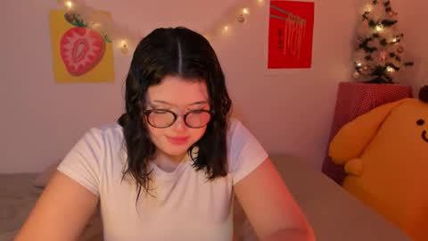 Snapshot of marcy_grey chatting on December 2025 09:54:01 PM danna online show from December 2025 09:54:01 PM