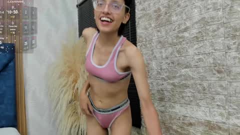 Aitana online show from December 2024 02:02:02 AM
