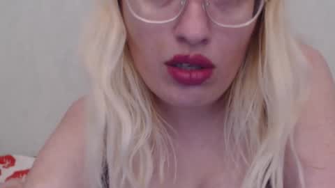 Snapshot of margo_shine chatting on October 2025 02:14:01 PM margo_shine online show from October 2025 02:14:01 PM
