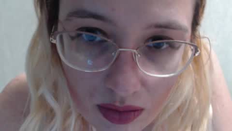 Snapshot of margo_shine chatting on October 2025 04:13:02 PM margo_shine online show from October 2025 04:13:02 PM