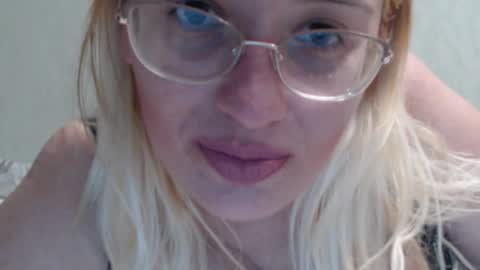 Snapshot of margo_shine chatting on November 2025 02:49:01 PM margo_shine online show from November 2025 02:49:01 PM