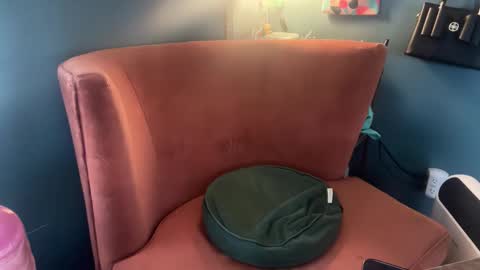 Elle online show from December 2025 04:23:02 PM