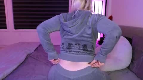 Snapshot of margot_robbie7 chatting on October 2025 11:28:02 PM margot_robbie7 online show from October 2025 11:28:02 PM