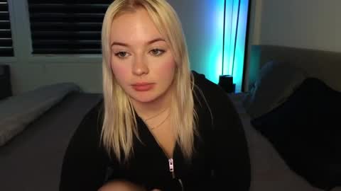 Snapshot of margot_robbie7 chatting on October 2025 10:19:01 PM margot_robbie7 online show from October 2025 10:19:01 PM