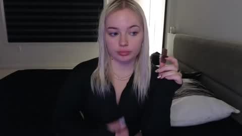 Snapshot of margot_robbie7 chatting on November 2025 11:15:01 PM margot_robbie7 online show from November 2025 11:15:01 PM