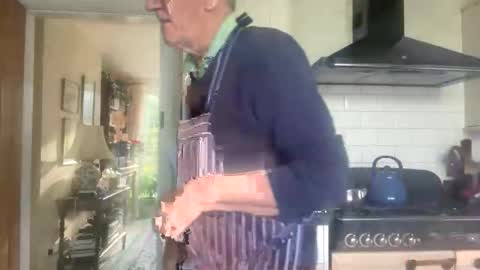 Snapshot of marhea260751 chatting on December 2025 12:02:02 PM marhea online show from December 2025 12:02:02 PM