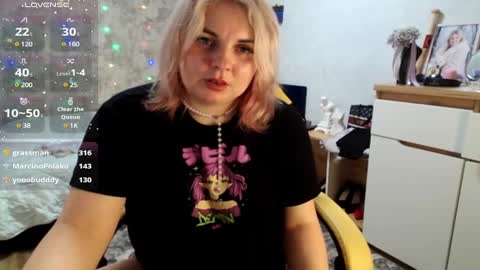Snapshot of mari_77777 chatting on February 2025 05:45:01 PM Mari online show from February 2025 05:45:01 PM