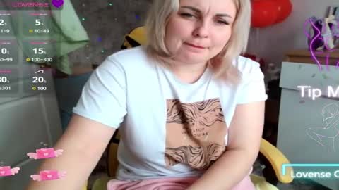 Snapshot of mari_77777 chatting on March 2025 08:57:01 AM Mari online show from March 2025 08:57:01 AM