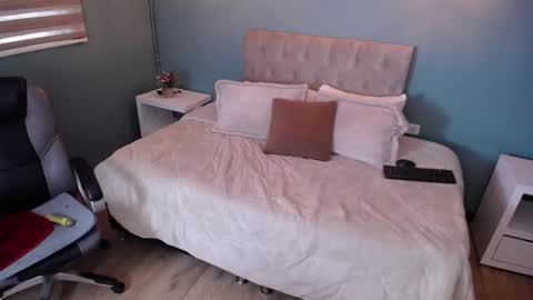 Mari online show from January 2025 10:12:02 PM