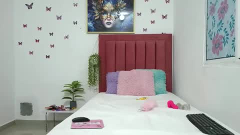 mari_curls online show from October 2025 10:07:01 AM