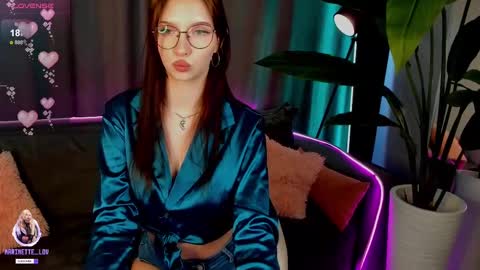 Snapshot of mari_nett chatting on February 2025 07:31:01 AM mari_nett online show from February 2025 07:31:01 AM