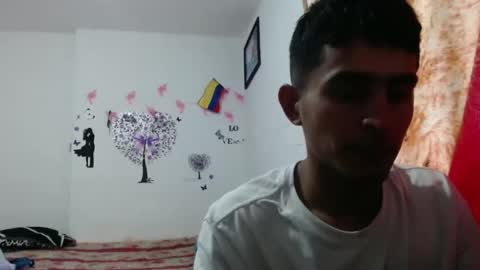 Snapshot of maria_and_angel17 chatting on January 2025 10:39:01 PM Mara and ngel online show from January 2025 10:39:01 PM