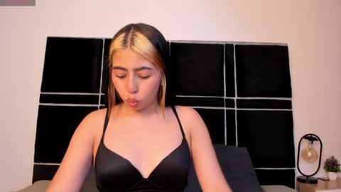Snapshot of maria_ll chatting on May 2026 01:57:16 AM maria online show from May 2026 01:57:16 AM