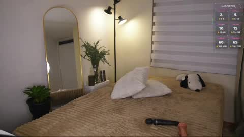 Snapshot of maria_petit chatting on May 2026 12:52:01 AM M. online show from May 2026 12:52:01 AM