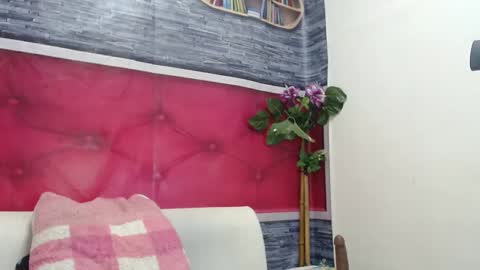 Snapshot of mariam_schubert chatting on December 2024 05:48:01 PM mariam_schubert online show from December 2024 05:48:01 PM
