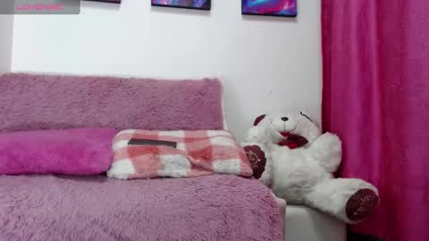 Snapshot of mariam_schubert chatting on March 2025 02:51:02 PM mariam_schubert online show from March 2025 02:51:02 PM