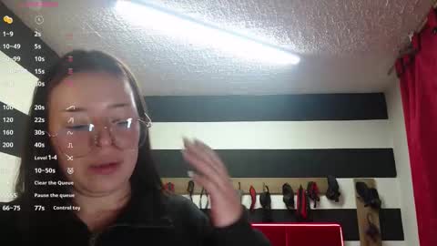 Marian online show from October 2025 03:05:01 AM