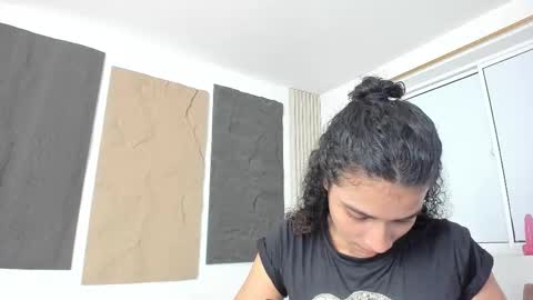 Marian online show from November 2025 10:58:02 AM