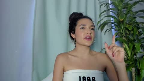 Snapshot of marian_skinny chatting on December 2024 05:48:01 PM Marian online show from December 2024 05:48:01 PM
