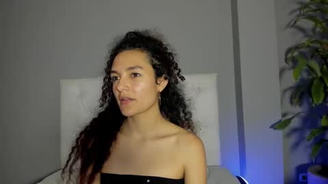 Snapshot of marian_skinny chatting on January 2025 05:56:01 PM Marian online show from January 2025 05:56:01 PM