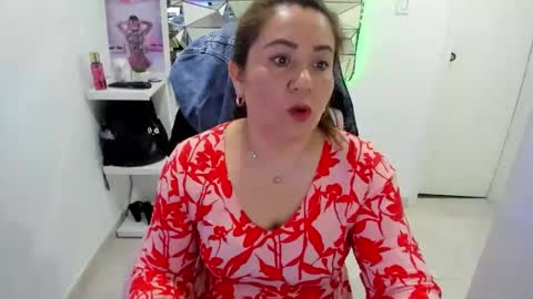 mariana01_m online show from May 2026 12:43:01 PM
