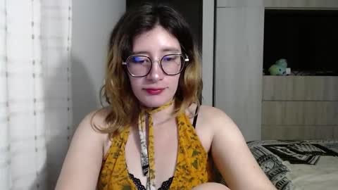 Snapshot of mariana124_ chatting on December 2024 06:46:02 PM Mariana online show from December 2024 06:46:02 PM