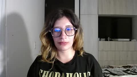 Snapshot of mariana124_ chatting on December 2024 09:16:01 PM Mariana online show from December 2024 09:16:01 PM