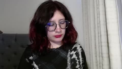 Snapshot of mariana124_ chatting on January 2025 03:29:02 PM Mariana online show from January 2025 03:29:02 PM