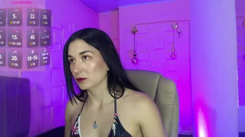 Mariana online show from April 2026 12:00:01 PM