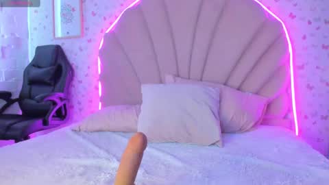 Snapshot of mariana_babe_ chatting on February 2025 06:57:02 PM mariana_babe_ online show from February 2025 06:57:02 PM