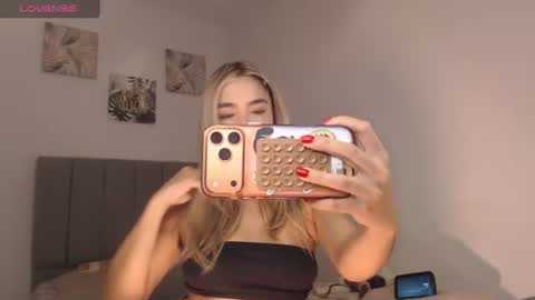 Snapshot of mariana_es chatting on June 2026 09:46:01 PM Mariana online show from June 2026 09:46:01 PM