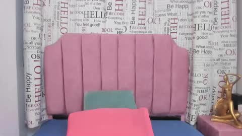 Mariana online show from October 2025 04:00:01 AM