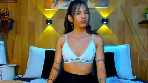 Mariana Angel online show from May 2026 04:01:01 PM
