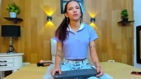 Mariana Angel online show from February 2025 02:29:02 PM