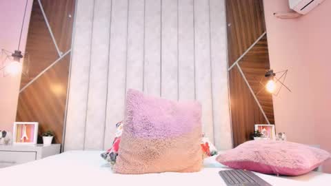 Snapshot of marianaa_torress chatting on November 2025 03:25:02 PM Mariana online show from November 2025 03:25:02 PM