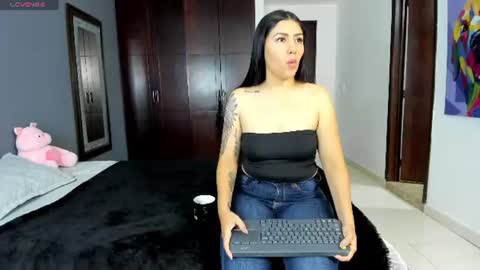 MARIANA Y VALENTINA online show from June 2026 12:31:01 PM