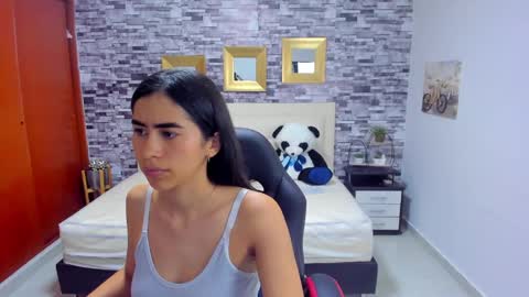 Mariana online show from January 2025 07:10:01 PM